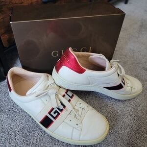 Authentic Gucci Shoes size 8
